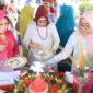 Suasana penilaian lomba menghias tumpeng dalam rangka memeriahkan HUT ke-78 RI di Nagari Lingkuang Aur, Jambak, Pasbar, Kamis (17/8/2023). (Diskominfo Pasbar)