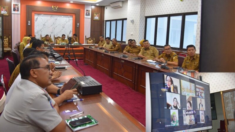 Wako Pariaman Genius Umar dan jajaran saat zoom meeting bersama Gebu Minang dan Indo Jalito Peduli, Senin (14/8/2023). (Diskominfo Pariaman)