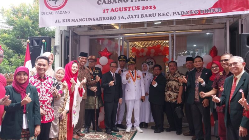 Peresmian sekretariat baru IDI Cabang Kota Padang, Kamis (17/8/2023). (Diskominfo Padang)