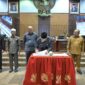 Gubernur Mahyeldi saat Sidang Paripurna Pengambilan Keputusan Rancangan KUA-PPAS 2024 di DPRD Sumbar, Senin (14/8/2023). (adpsb)