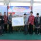Bupati Agam Andri Warman menerima Data Desa Presisi Nagari Panampuang, Kecamatan Ampek Angkek, Kabupaten Agam. (AMC Agam)