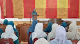 Ketua TP PKK Kota Padang Ny. Genny Hendri Septa memberikan sambutan. (IST)