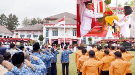 Upacara pengibaran bendera merah putih memperingati HUT ke-78 RI di halaman Balaikota Pariaman, Kamis (17/8/2023). (MC Pariaman)