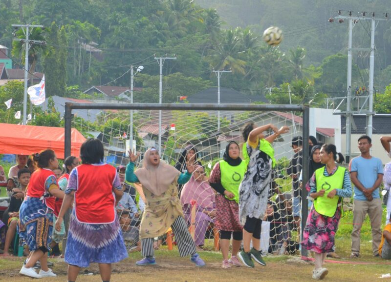 Turnamen mini soccer di lapangan Perumahan Villa Mega, Kelurahan Mata Air, Kecamatan Padang Selatan. (Prokopim Padang)