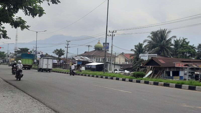 Kualitas udara di Kota Padang kembali tidak sehat. Berdasarkan AQMS, ISPU berada di kategori sedang dengan nilai 78.