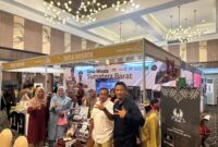 Kubu Gadang, Minang Kayo dan Batik Rang Minang ikut meramaikan WIES di Pangeran Beach Hotel, Kota Padang. (Diskominfo Padang Panjang)