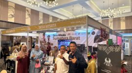 Kubu Gadang, Minang Kayo dan Batik Rang Minang ikut meramaikan WIES di Pangeran Beach Hotel, Kota Padang. (Diskominfo Padang Panjang)