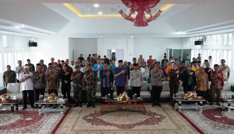 Deklarasi Pemilu Damai 2024 dalam rangka mewujudkan situasi kamtibmas yang aman dan kondusif di Kota Padang Panjang. (Diskominfo Padang Panjang)