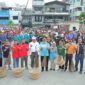 Gubernur Mahyeldi saat menghadiri agenda Gerakan Bersih (GeBer) Pelabuhan dalam Rangka Harhubnas 2023 di Pelabuhan Muaro, Padang, Rabu (13/9/2023). (adpsb)