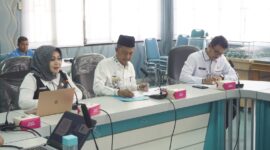 Wakil Bupati Pasbar Risnawanto memimpin Rakor TKPKD Kabupaten Pasbar, Rabu (20/9/2023). (Diskominfo Pasbar)
