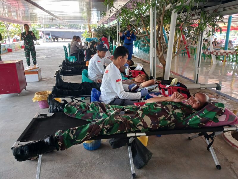 Kodim 0305/Pasaman menggelar bakti sosial donor darah, Minggu (24/9/2023). (Diskominfo Pasbar)