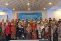 Tim PKM Departemen Akuntansi FEB UNP saat kegiatan PKM di SMKN 2 Padang. 