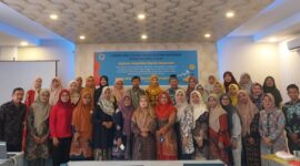 Tim PKM Departemen Akuntansi FEB UNP saat kegiatan PKM di SMKN 2 Padang. 