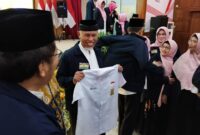 Gubernur Mahyeldi menghadiri pelantikan IKA SMP 1 Dumai Masa Bakti 2023—2028 di Pendopo Sri Bunga Tanjung, Kota Dumai, Provinsi Riau, Sabtu (23/9/2023). (adpsb)