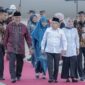 Gubernur Sumbar Mahyeldi didampingi istri dan unsur Forkompida menyambut kedatangan Wapres KH Ma'ruf Amin dan rombongan di Bandara Internasional Minangkabau, Kamis (7/9/2023). (adpsb)