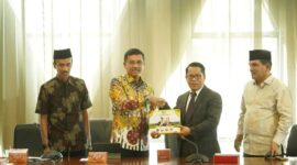 Bupati Solsel Khairunas berkunjung ke Kementerian Agama guna memastikan kesiapan MTQ Nasional Tingkat Sumbar 2023 di Kabupaten Solok Selatan. (Humas Pemkab Solsel)