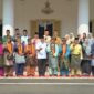 Gubernur Sumbar, Mahyeldi menyambut kunjungan rombongan Kajian Perbandingan Adat, Budaya, dan Warisan dari Delegasi Penyandang Pesaka Adat Luak Jelebu, Negeri Sembilan-Malaysia, Rabu (27/9/2023). (adpsb)