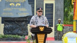 Sekda Kota Padang sekaligus Plt Kepala BPBD Padang, Andree Algamar menyampaikan laporan saat peringatan 14 tahun gempa 30 September 2009 di Monumen Gempa, Sabtu (30/9/2023). (Prokopim Padang)
