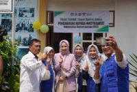 Tim PKM Unbrah meresmikan Pojok Yodiwa di Kantor Lurah Ganting, Kecamatan Padang Panjang Timur, Rabu (27/9/2023). (Kominfo Padang Panjang)