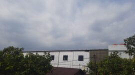 Kualitas udara menurun di Padang. Warga diimbau mengenakan masker.