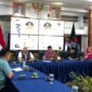 Wali Kota Padang Hendri Septa memimpin rapat bersama sejumlah kepala OPD di lingkungan Pemko Padang. (Diskominfo Padang)