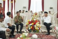 Bupati Solsel Khairunas bertemu Gubernur Sumbar Mahyeldi membahas persiapan MTQ yang akan dilaksanakan akhir 2023 nanti. (Humas Pemkab Solsel)