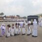 Anak TK se-Kota Padang Panjang mengikuti peragaan manasik haji di Lapangan Bancalaweh, Kamis (14/9/2023).