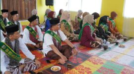 Para peserta pemilihan Uda Uni mengikuti pembekalan di Desa Wisata Kubu Gadang. (Kominfo Padang Panjang)
