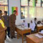 Wali Kota Padang Hendri Septa menyapa siswa di SMPN 29 Padang. (Prokopim Padang)
