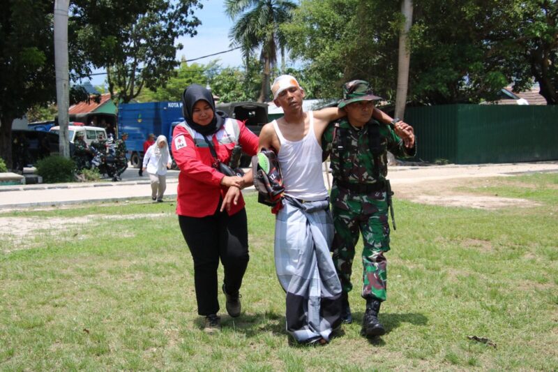 Suasana latihan penanggulangan bencana alam yang diadakan Korem 032/Wirabraja, Senin (11/9/2023). (Diskominfo Padang)