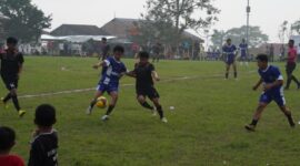 Kesebelasan Thawalib Putra Padang Panjang berhasil meraih kemenangan di partai pembuka Liga Askot PSSI usai mengalahkan Mudo Sakato Gumala dengan skor 4-1. (Kominfo Padang Panjang)
