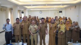 Wakil Wali Kota Padang Panjang, Asrul saat FGD Percepatan Penurunan Stunting, di Hotel Rangkayo Basa, Selasa (12/9/2023). (Kominfo Padang Panjang)