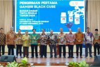 Peluncuran pengiriman bahan baku tinta pemilu 2024. (Unand)