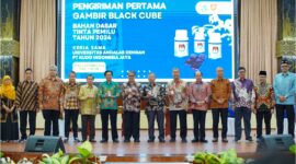 Peluncuran pengiriman bahan baku tinta pemilu 2024. (Unand)