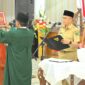 Asisten Administrasi Umum Setdaprov Sumbar Andri Yulika melantik Dirse Novera sebagai Kabag Perencanaan dan Kepegawaian Setda pada Biro Administrasi Pimpinan Setdaprov Sumbar. (adpsb)