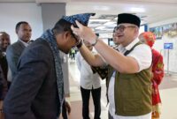 Sekdako Padang Andree Algamar menyambut Wali Kota Gondar City, Bayuh Abuhay Kibret di BIM, Rabu (25/10/2023). (Diskominfo Padang) 