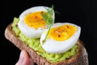 Ilustrasi 5 manfaat sarapan telur rebus yang tinggi protein. (Pexels/Nicola Barts)