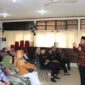 Kepala Dinas Sosial Kota Padang Heriza Syafani saat sosialisasi DTKS di Kecamatan Lubuk Kilangan, Kamis (12/10/2023). (Humas Dinsos Padang)