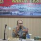 Kapolres Padang Panjang AKBP Donny Bramanto saat Rakor Sispamkota guna pengamanan Pemilu 2024, Rabu (4/10/2023). (Kominfo Padang Panjang)