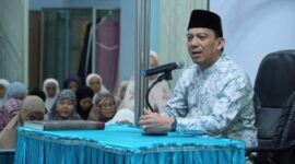 Pj Wali Kota Padang Panjang Sonny Budaya Putra menghadiri Subuh Mubarakah di Masjid Nurul Amri di Kelurahan Balai-Balai, Kecamatan Padang Panjang Barat, Minggu (15/10/2023). (Kominfo Padang Panjang)