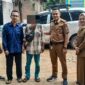 Dinas Sosial Kota Padang melakukan pendataan terhadap lansia terlantar, Senin (16/10/2023). (Dinsos Padang)