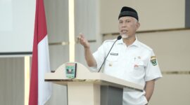 Gubernur Sumbar Mahyeldi menginstruksikan ASN menggalang dana untuk Palestina. (adpsb)