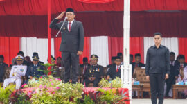 Wali Kota Padang Hendri Septa memimpin upacara peringatan Hari Kesaktian Pancasila 2023 di Galanggang Balaikota Padang Aie Pacah, Minggu (1/10/2023). (Prokopim Padang)