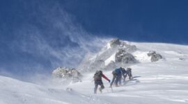 Ilustrasi deretan gunung yang tidak boleh didaki di dunia. (Pixabay/Kanenori)