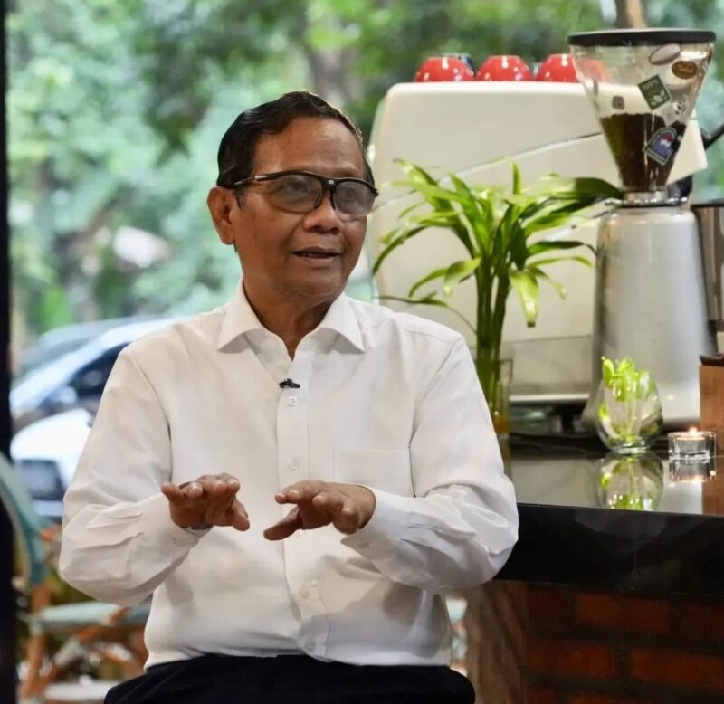 Mahfud MD menyebut Mentan Syahrul Yasin Limpo sudah berstatus tersangka. (Dok. Mahfud MD) 