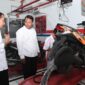 Presiden Jokowi saat meninjau proses pembelajaran di SMKN 5 Padang, Kota Padang, Rabu (25/10/2023). (BPMI Setpres/Rusman)
