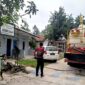 PT Semen Padang mendistribusikan air bersih untuk masyarakat Batu Gadang yang mengalami kekeringan. 