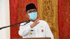 Wali Kota Padang Hendri Septa mengeluarkan surat edaran antisipasi dampak kabut asap. (Prokopim Padang)
