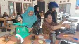 Disperdakop Padang Panjang menggelar Pekan Tera Ulang UTTP. (Kominfo Padang Panjang)