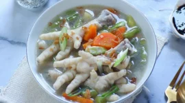 Tinggi kolagen! 7 manfaat ceker ayam untuk kesehatan. (Instagram @fithrotal_chaq)